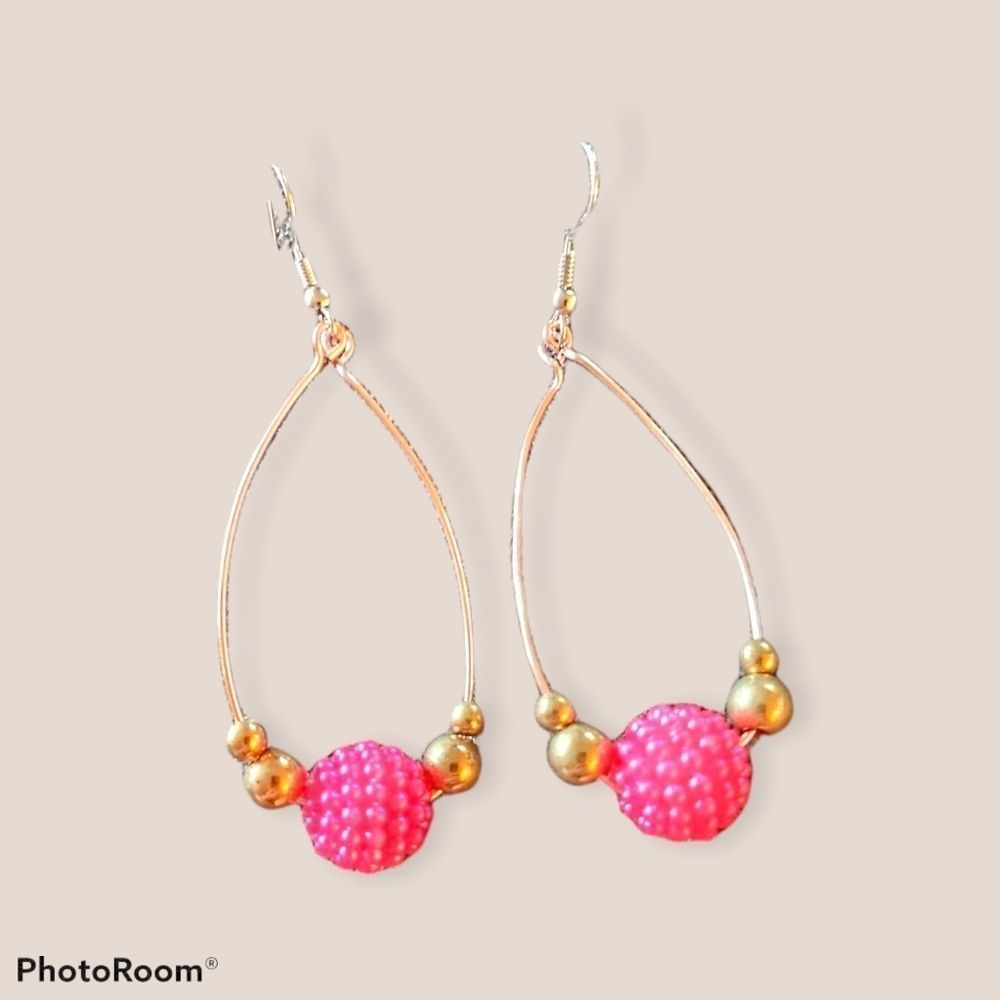 Rin's Unique Boutique - Handmade - Pink Beaded Earrings